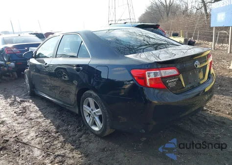 2013 Toyota Camry Se z USA, uszkodzony, nr VIN 4T1BF1FK7DU246155